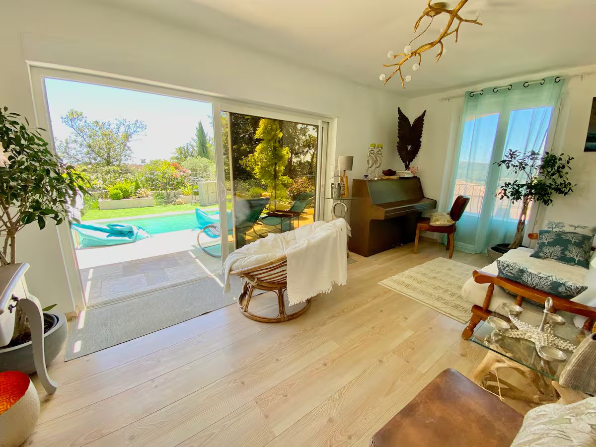 Garden room at Villa Augflor with pool access