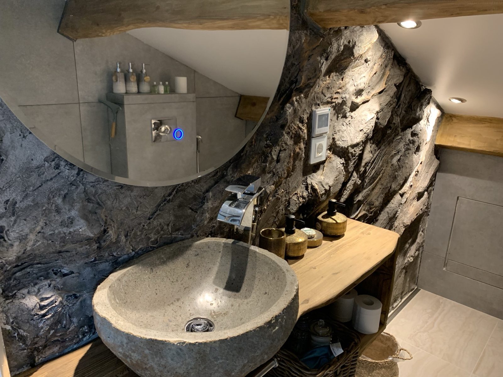 Bathroom at Villa Augflor