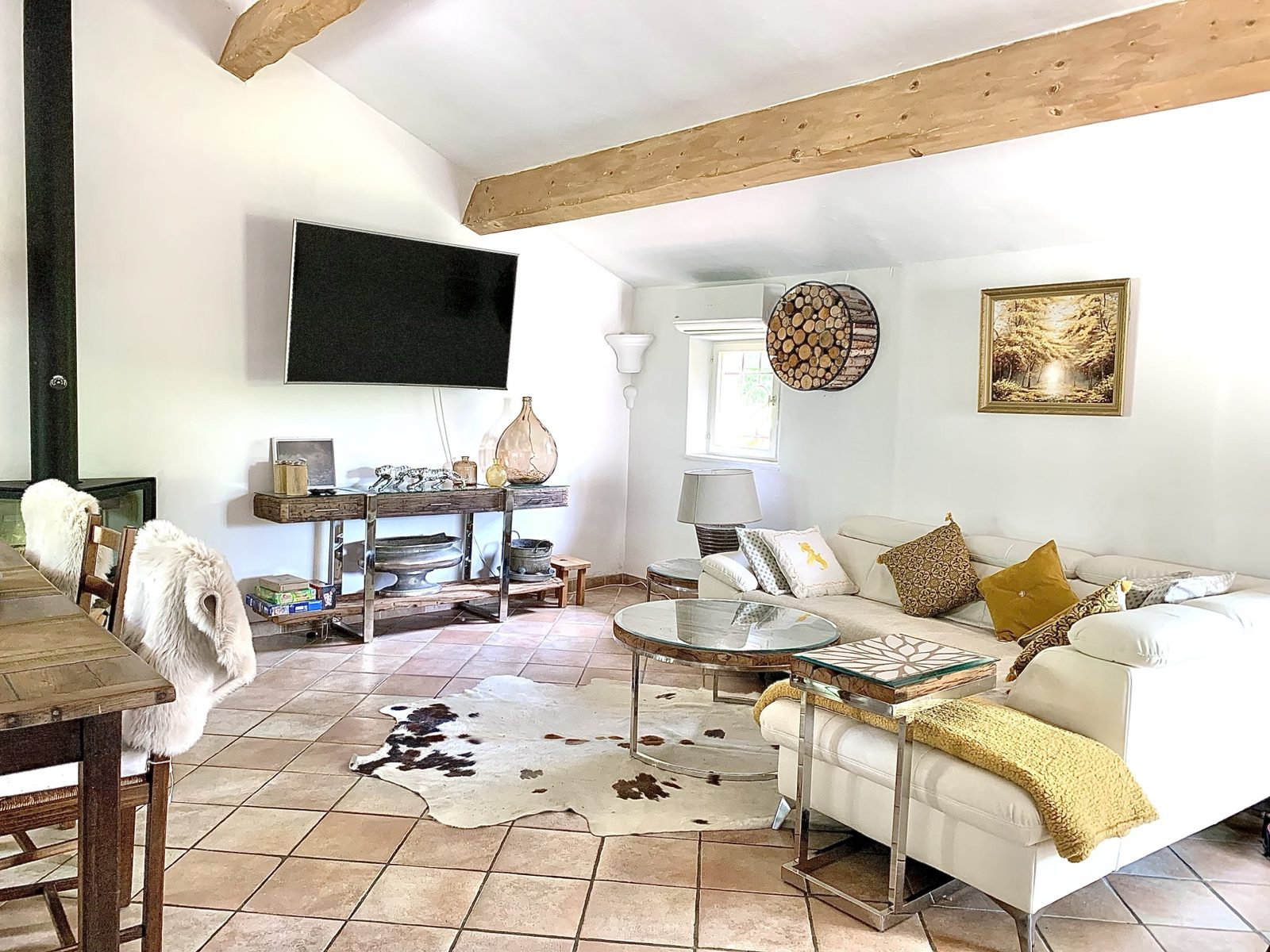 Living room at Villa Augflor, French Riviera
