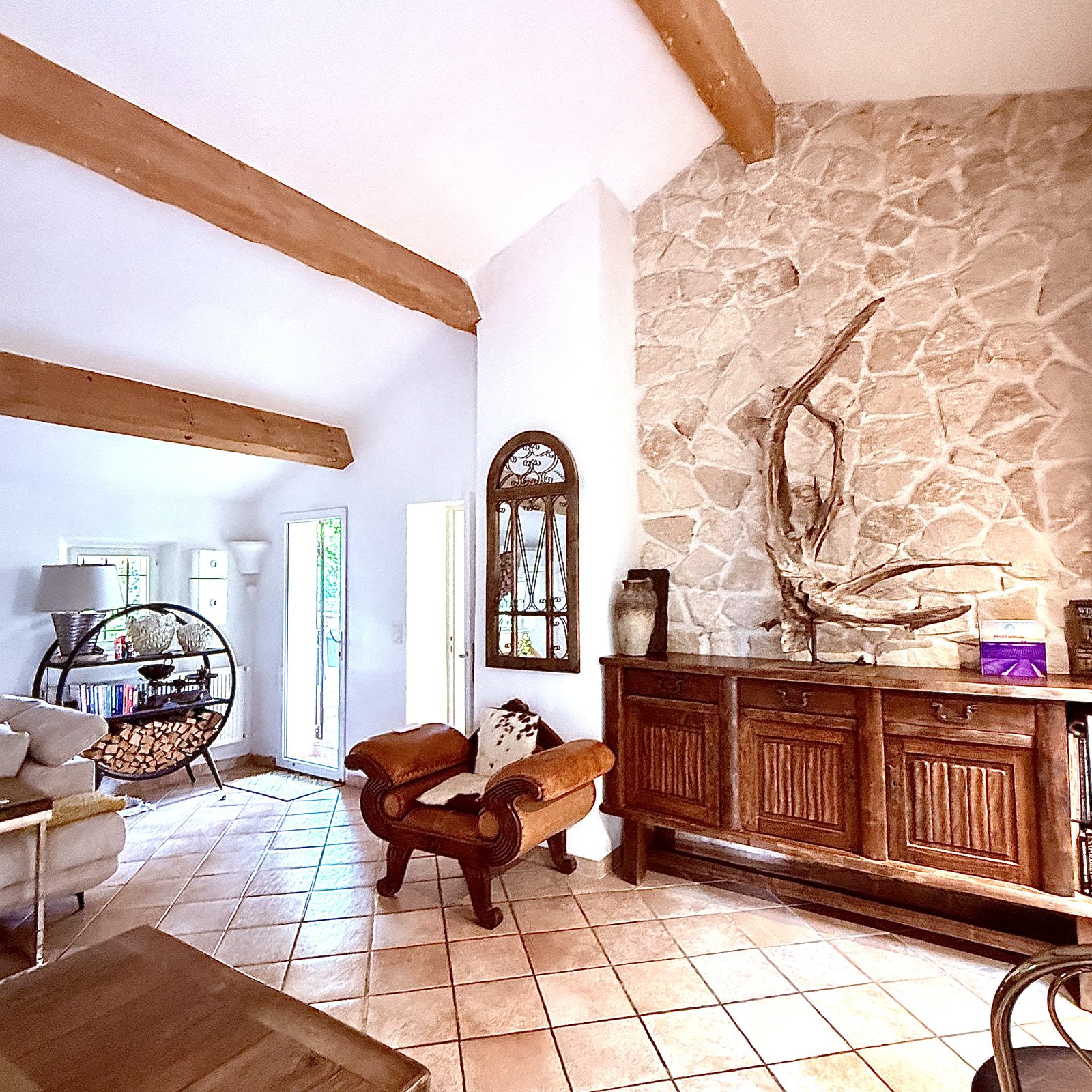 Living room at Villa Augflor, French Riviera