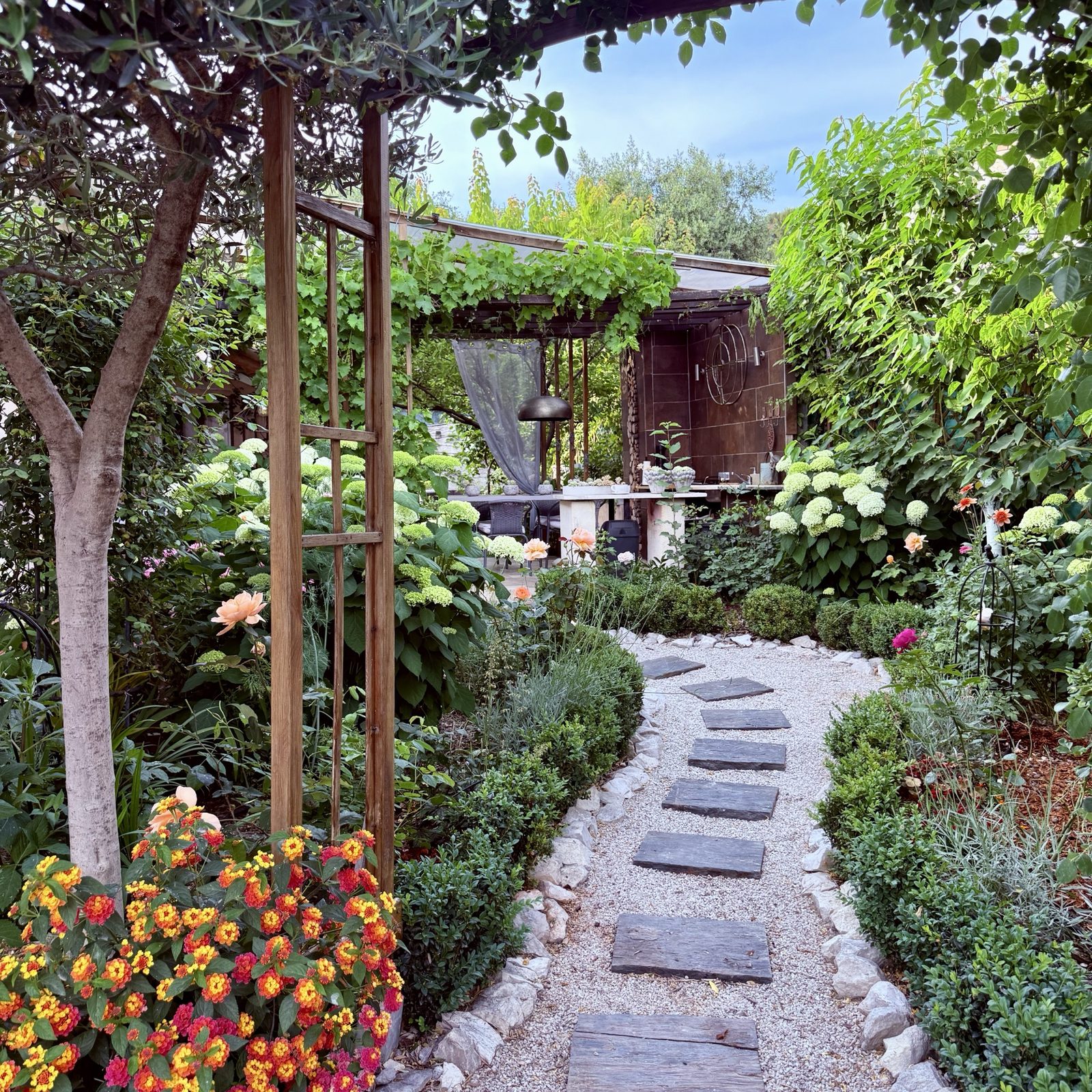 Villa Augflor private pool and garden, Cagnes-sur-Mer