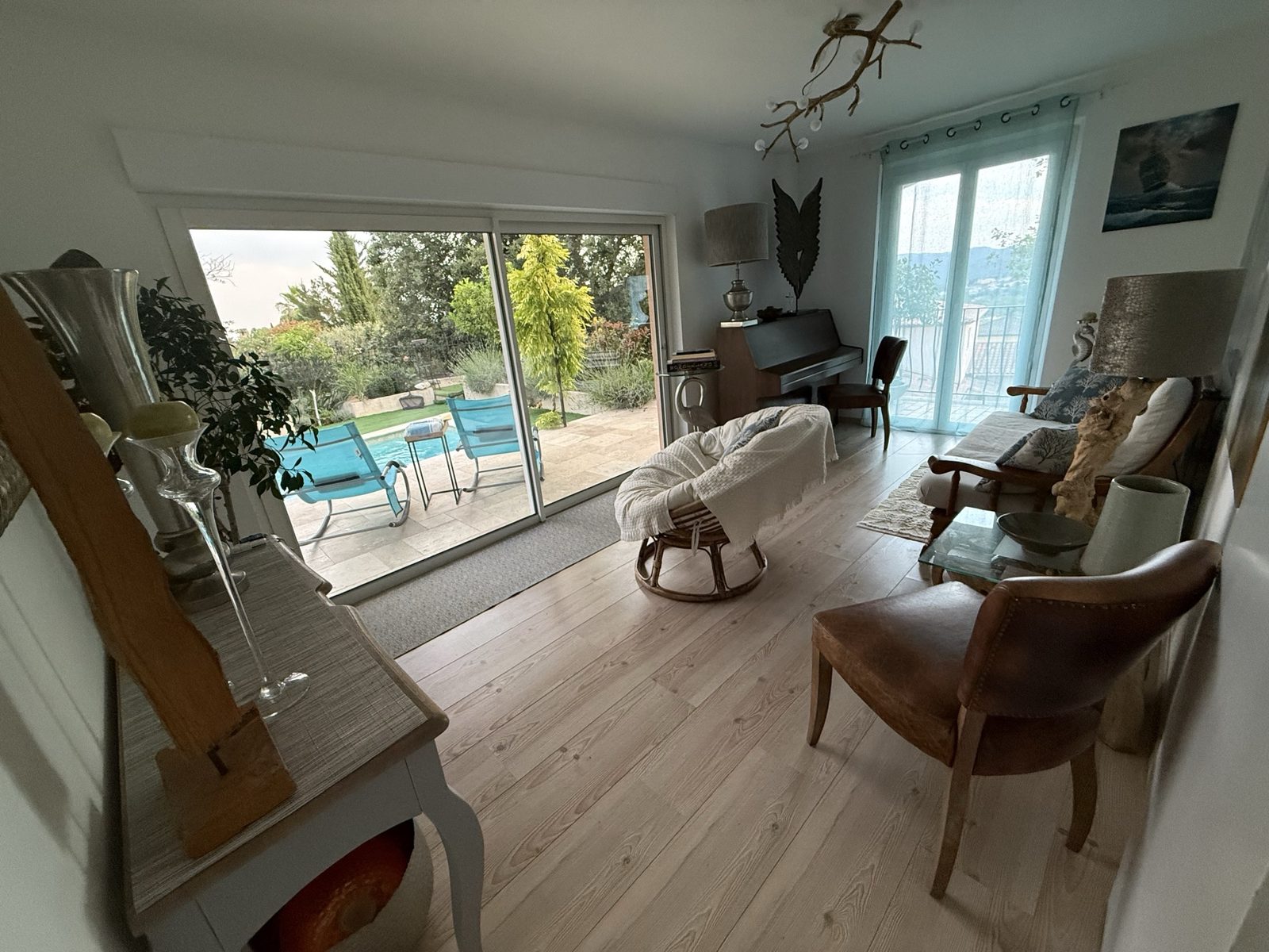 Garden room at Villa Augflor with pool access