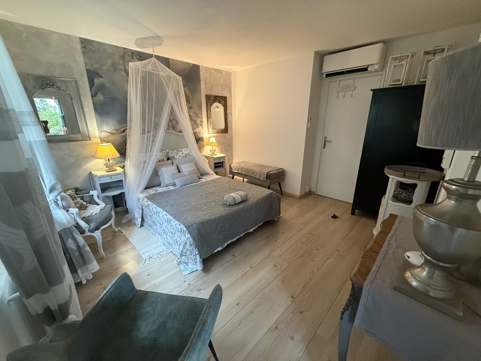 Provence ground-floor bedroom at Villa Augflor