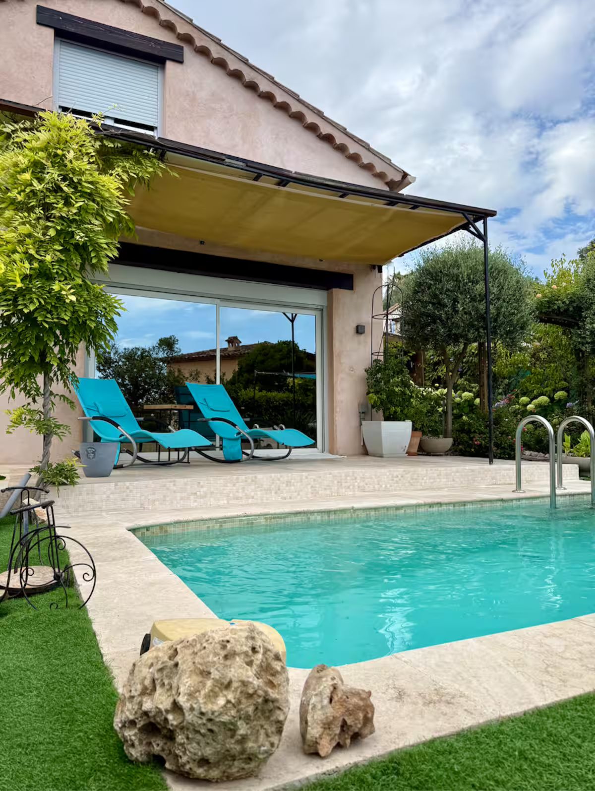 Villa Augflor private pool and garden, Cagnes-sur-Mer